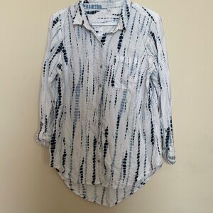 New‎ Directions White and Navy Button Down Shirt